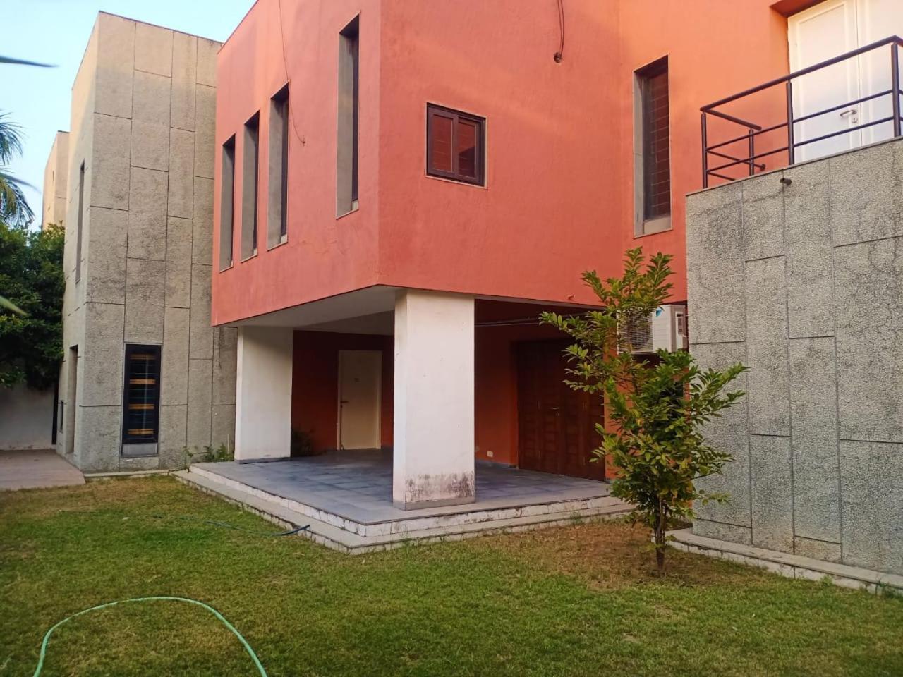 Villa-Safal Amrakunj อาเมดาบัด ภายนอก รูปภาพ
